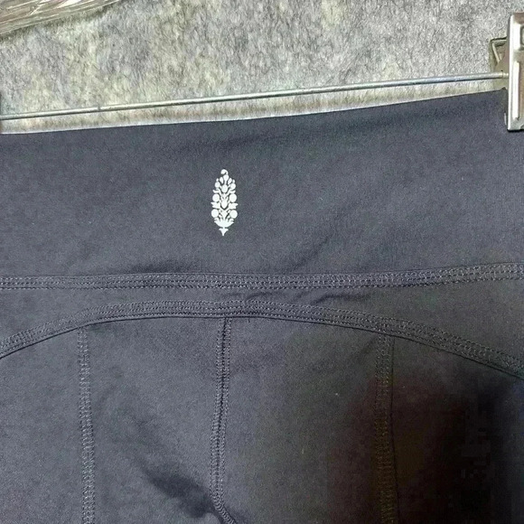 Free People Movement Cropped Leggings - Small - Picture 4 of 5